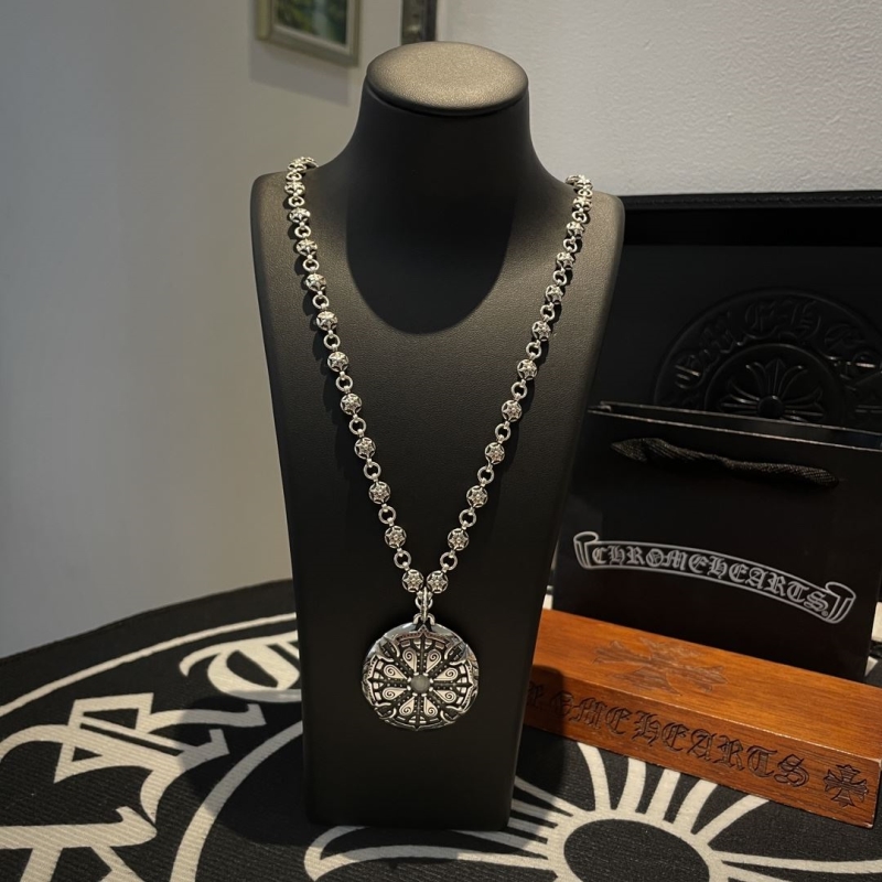 Ch**me He**ts necklaces